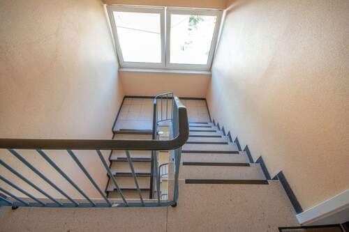 Ordentliches Treppenhaus - Etagenwohnung mit 55,00 m² in Neumarkt in der Oberpfalz zum Kaufen