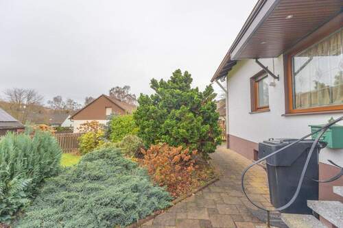 Haus & Gartenansicht - Einfamilienhaus mit 122,00 m&sup2; in Menden zum Kaufen