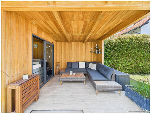 überdachter Freisitz mit Lounge - Einfamilienhaus mit 158,00 m&sup2; in Moosinning zum Kaufen