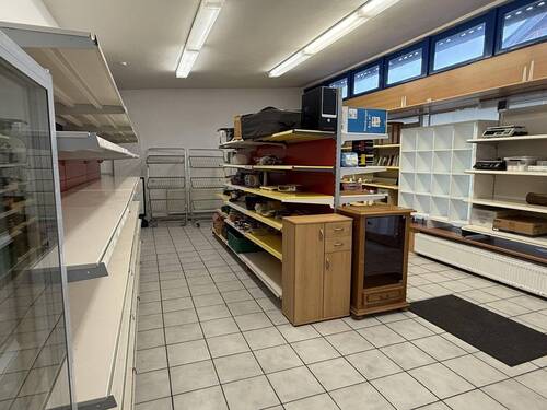 Ladengeschäft - hell gefliest - Gewerbeobjekt (Büro, Produktion, Verkauf) in Pfullendorf zum Kaufen