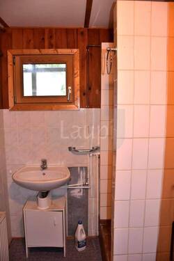Bad mit Dusche - 