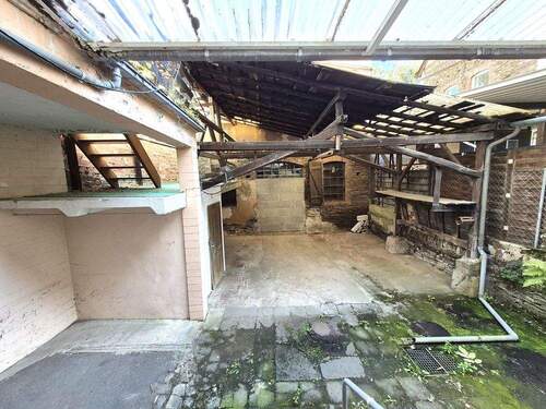 überdachte Hoffläche/Schuppen - 6 Zimmer Reihenendhaus in Traben-Trarbach