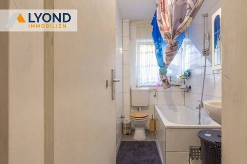 Tageslichtbad - 3 Zimmer Etagenwohnung in Ludwigsburg / Neckarweihingen