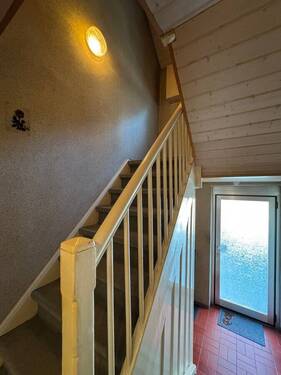 EG Treppenhaus - 6 Zimmer Einfamilienhaus zum Kaufen in Schorndorf