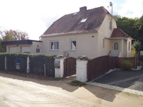 DSC08351.JPG - Kleines schönes Einfamilienhaus in ruhiger Lage mit Pool und Doppelgarage