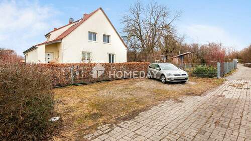 Parkplatz - 9 Zimmer Mehrfamilienhaus, Wohnhaus zum Kaufen in Erfurt