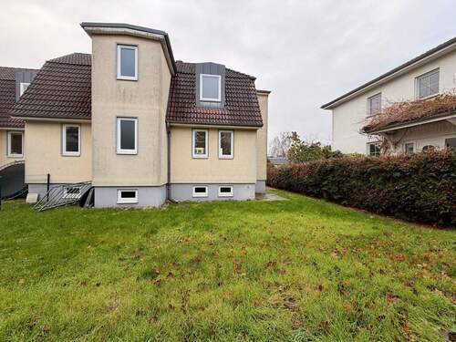 Rückansicht und Garten - 4 Zimmer Reihenendhaus zur Miete in Berlin