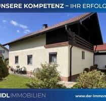 Älteres Einfamilienhaus mit Garten und Garage - Pocking