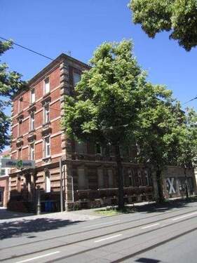 Hausansicht - Schöne 5 Zimmer-Wohnung in Nürnberg St. Johannis
