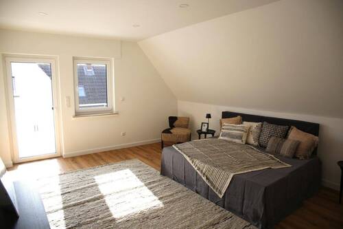  Schlafzimmer mit Balkon - 