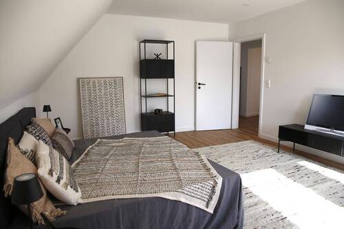 Schlafzimmer mit Balkon - 
