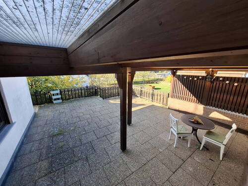 Überdachte Terrasse - 3 Zimmer Etagenwohnung in Niederburg