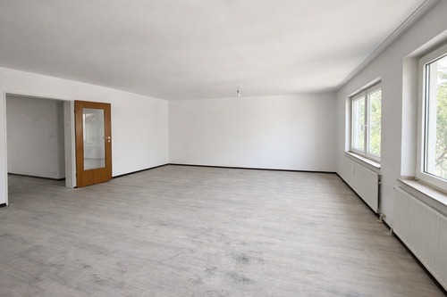 Wohn- und Esszimmer - 4 Zimmer Etagenwohnung in Düsseldorf