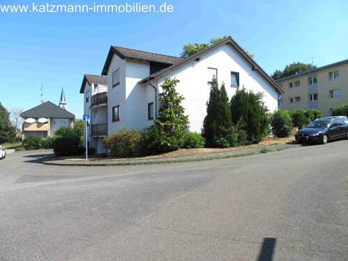 Straßenansicht - 3 Zimmer Etagenwohnung zur Miete in Erftstadt