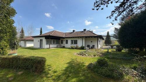 Gartenansicht - Winkelbungalow mit gigantischem Grundstück!