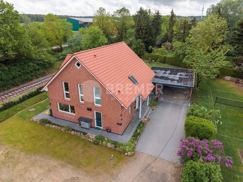 Luftansicht Ostseite - 6 Zimmer Einfamilienhaus zum Kaufen in Betzendorf