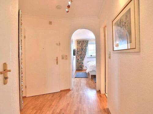 Einladender Eingangsbereich - 2 Zimmer Etagenwohnung zum Kaufen in Timmendorfer Strand