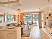 Wohnzimmer zum Balkon - 2 Zimmer Etagenwohnung in Timmendorfer Strand