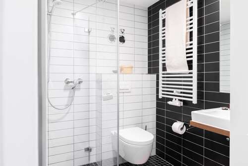 Badezimmer - Etagenwohnung mit 32,30 m² in München zur Miete