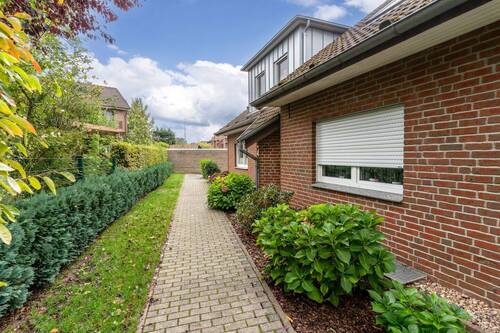 Weg zum Hauseingang - 3 Zimmer Etagenwohnung in Halle (Westf.)