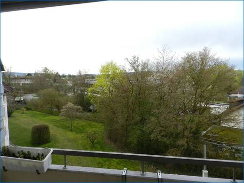 Blick Balkon - 4 Zimmer Maisonette- Wohnung mit Garage und Einbauküche im 4.OG mit Balkon und herrlichem Blick.