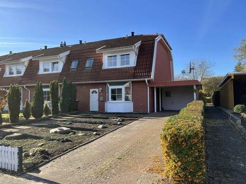 Hausansicht - stadtnahes Reihenendhaus mit Carport in ruhiger Wohnlage von 19073 Wittenförden