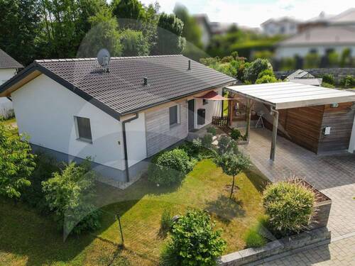 Außenansicht - Moderner & hochwertiger Bungalow mit liebevoll gestaltetem Garten und nachhaltigem Energiekonzept