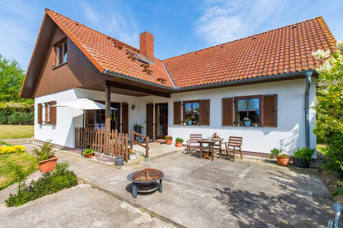 Hausansicht - 6 Zimmer Mehrfamilienhaus, Wohnhaus zum Kaufen in Dranske / Gramtitz