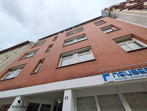 Wohn- und Geschäftsgebäude - 