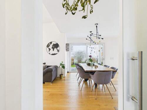 Blick in den Wohnbereich - 5 Zimmer Einfamilienhaus zum Kaufen in Geldersheim