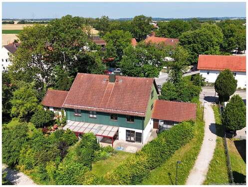 Ansicht Haus - 7 Zimmer Doppelhaushälfte in Eching