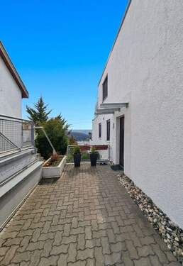 Eingangsbereich - 4 Zimmer Etagenwohnung zum Kaufen in Leonberg