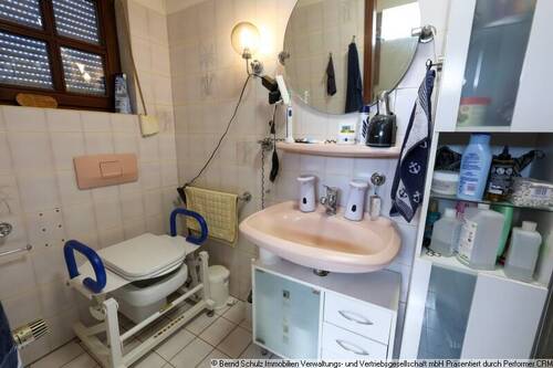13 Duschbad im EG - 