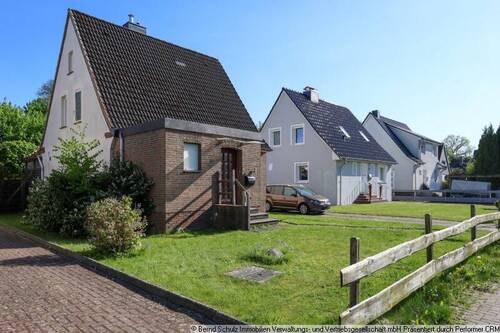 2 Hausansicht - 4 Zimmer Einfamilienhaus zum Kaufen in Tornesch