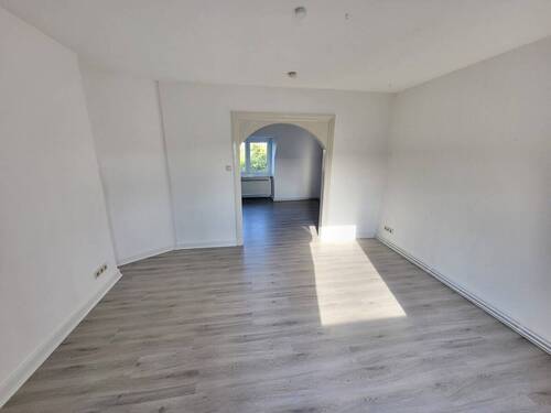 Wohn-/Esszimmer - 
