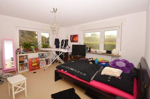 Schlafzimmer 2 von 4 - 