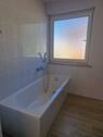 Bad mit Badewanne... - 