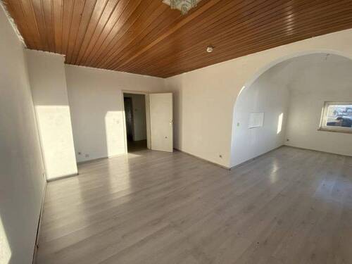Bild 1 - Top geschnittene, helle 4 Zimmer Wohnung in Neustadt bei Coburg