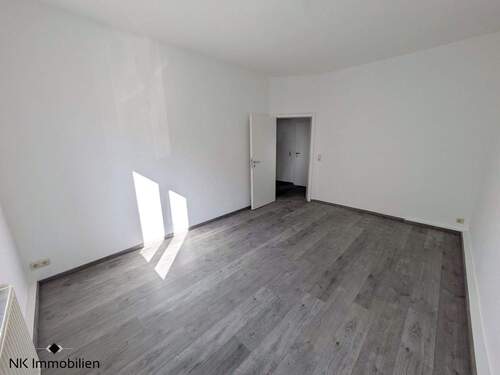 Wohnzimmer (EG-Wohnung) - 