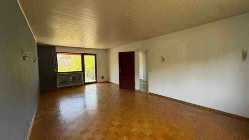 Wohnzimmer 1 - 5 Zimmer Einfamilienhaus in Bensheim