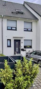 Bild 2 - 8 Zimmer Reihenmittelhaus zum Kaufen in Frankfurt am Main