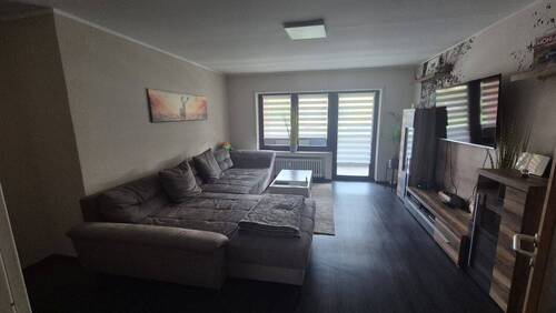 Wohnzimmer - 3 Zimmer Etagenwohnung zur Miete in Steimel