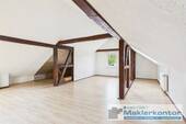 Dachgeschoss/Wohnbereich mit Kamin - 