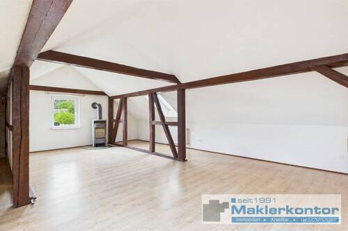 Dachgeschoss/Wohnbereich mit Kamin - 