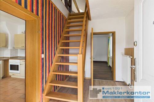 Diele mit Treppe zum OG - 3 Zimmer Reihenendhaus in Waren (Müritz) / Eldenburg