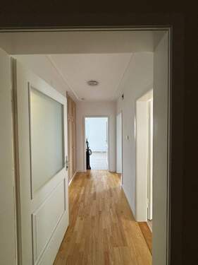 Flur - 3 Zimmer Etagenwohnung in Affing