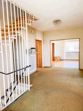 Eingangsbereich mit großer Diele - 