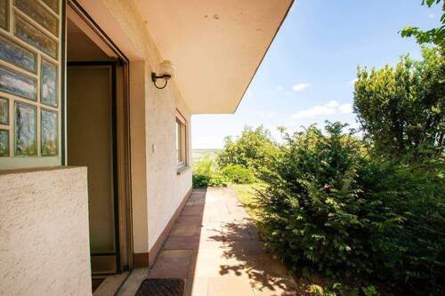 Separater Eingang zum UG - 