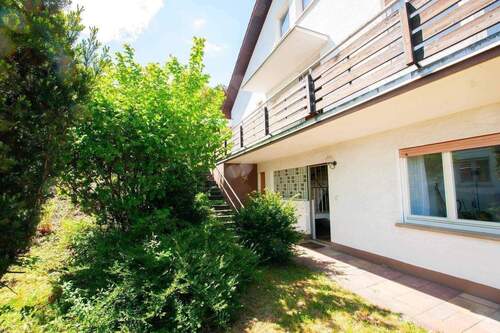 Ostseite mit Zugang zum UG - 