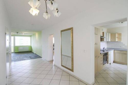 Flur - Attraktive 3-Zimmer-Wohnung mit Balkon und Garage in Westhagen